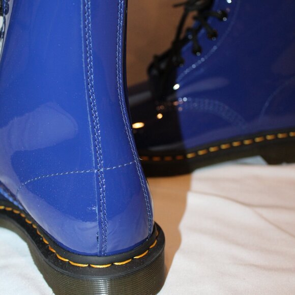 NEW DR. MARTENS WOMEN'S PATENT LEATHER 1460 COMBAT BOOTS BLUE SZ 11 - Picture 6 of 7